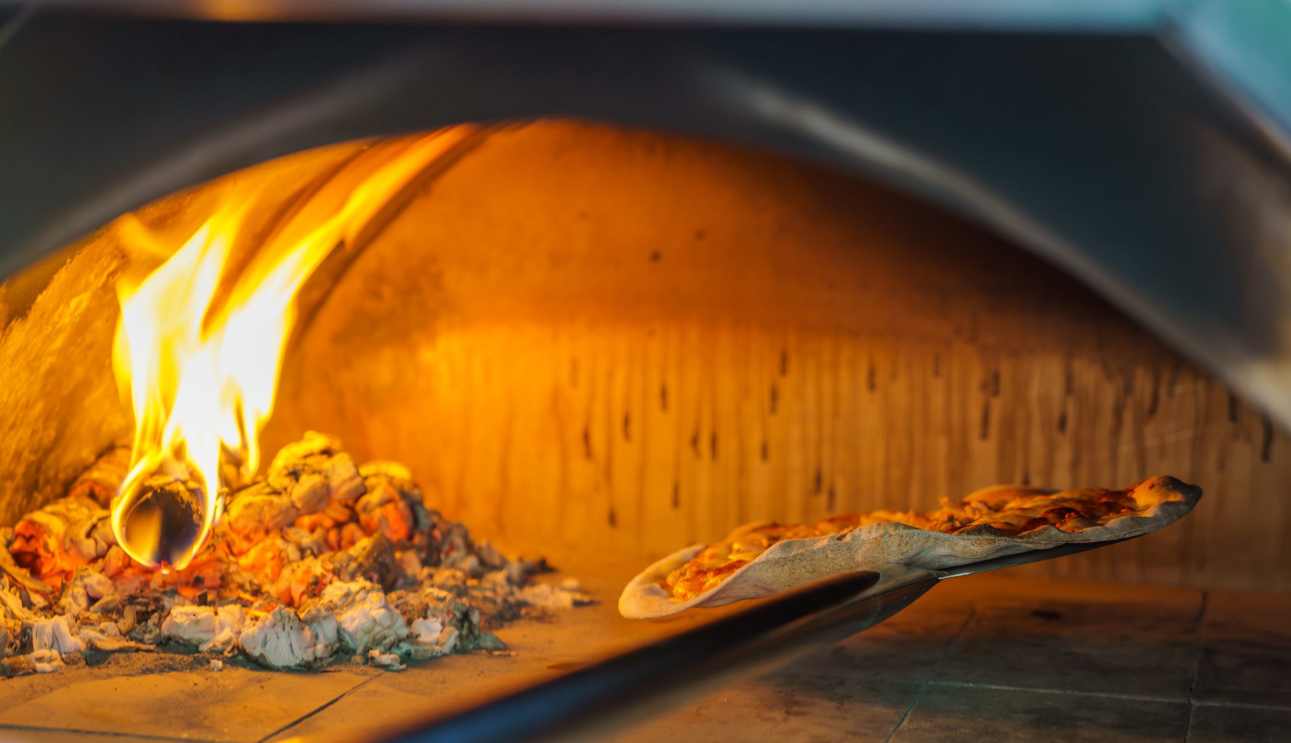 Guida alla Prima Accensione del Forno a Legna