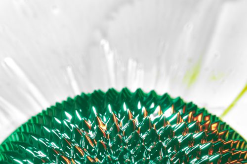 Innovazioni nella Produzione di Oggetti in Plastica: Sostenibilità e Design Moderno